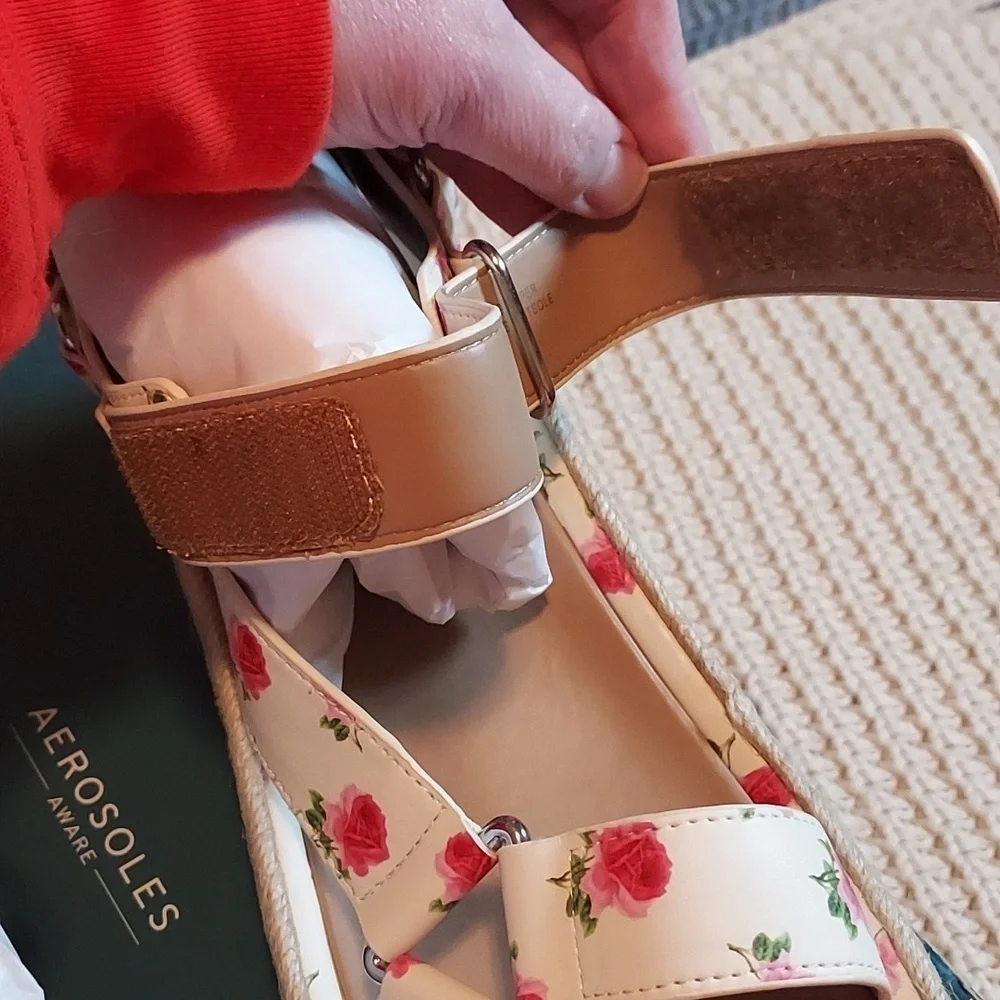 AEROSOLES dave platform